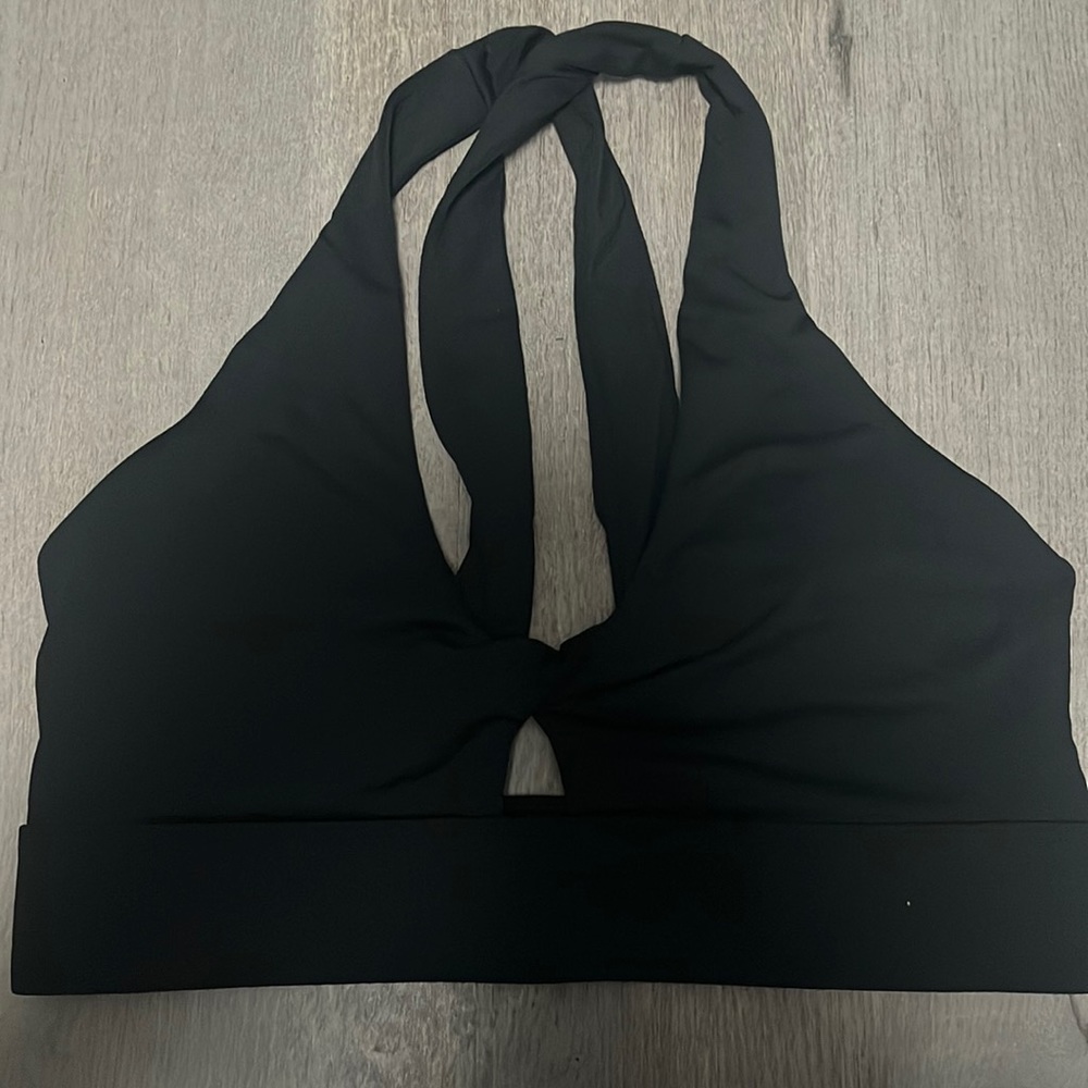 Women’s Fabletics medium support sports bra. Smoke free home